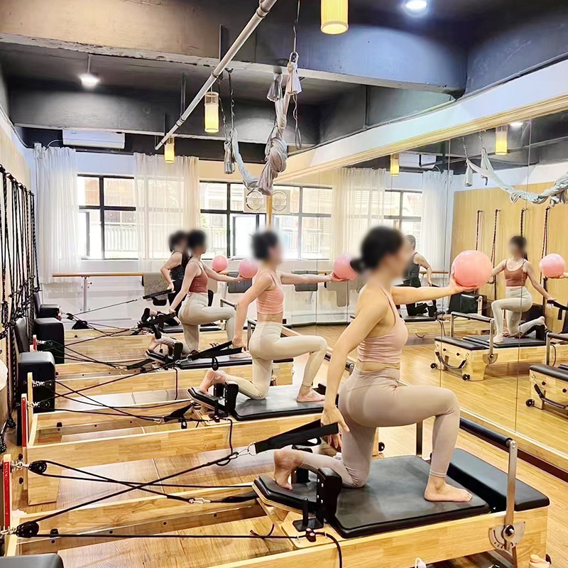 Pilates Yoga Studio - أحدث معدات بيلاتيس المصلح لعام 2025،