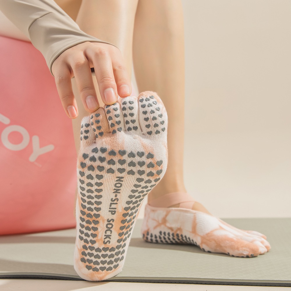 جوارب نسائية بخمسة أصابع ملونة - مراجعة Pilates Yoga Studio وسعره