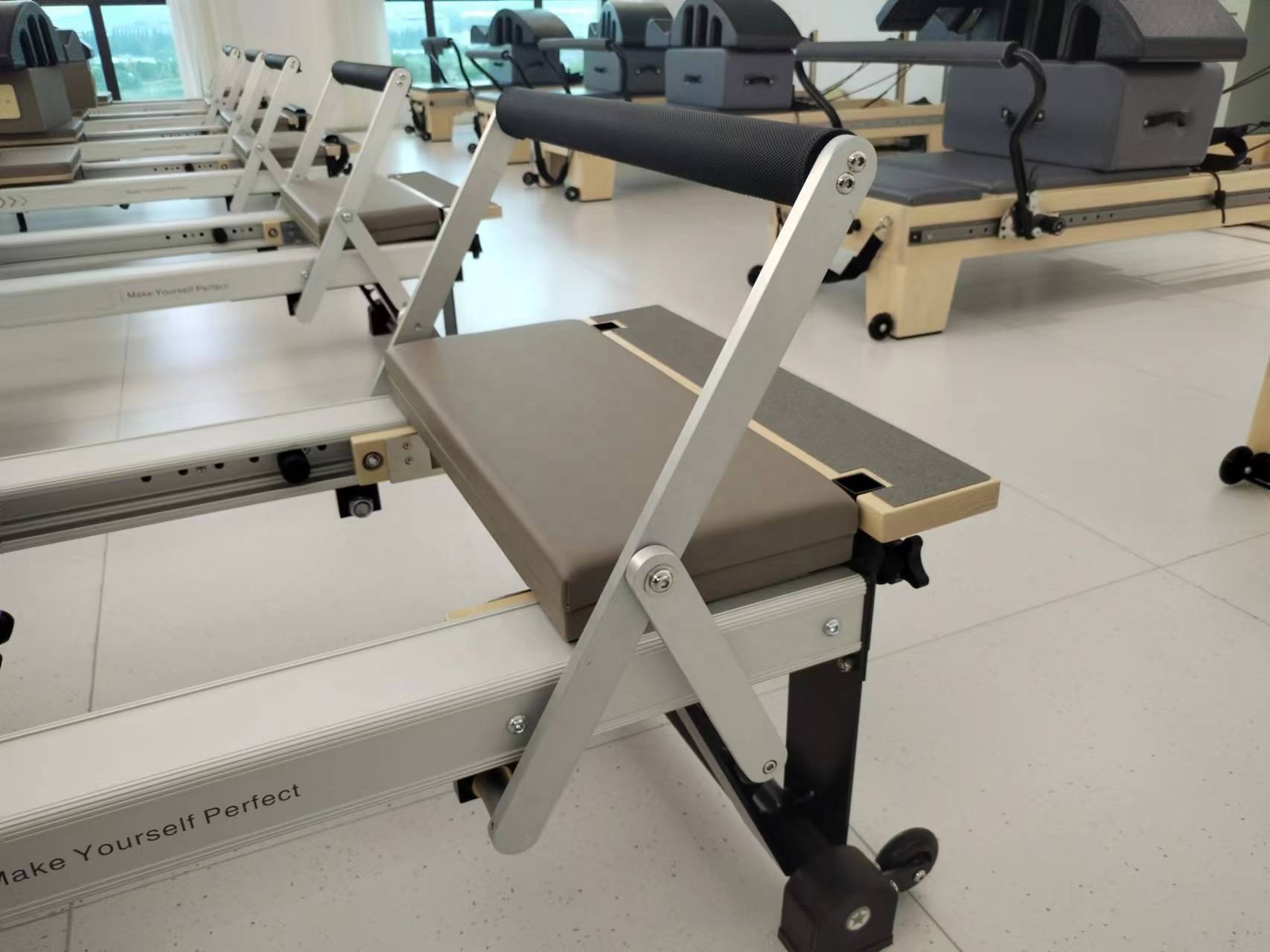 جهاز بيلاتس ريفورمر تجاري من إ - مراجعة Pilates Yoga Studio وسعره