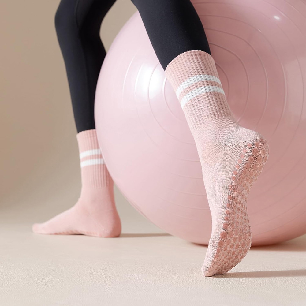 جوارب يوجا بيلاتيس مع مقابض لل - مراجعة Pilates Yoga Barre وسعره