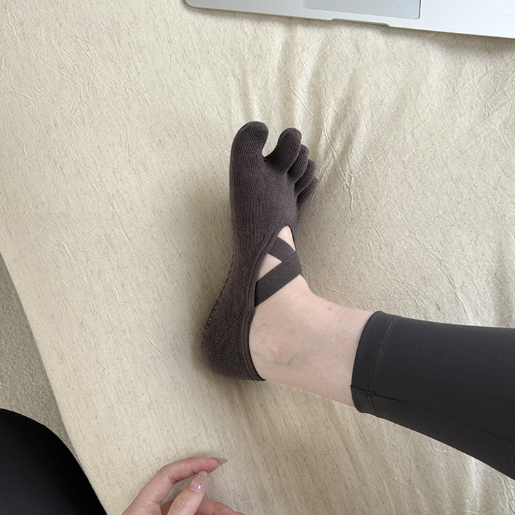 جوارب يوغا نسائية بخمسة أصابع  - مراجعة Pilates Yoga Studio وسعره