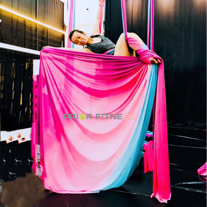 أرجوحة يوجا مضادة للجاذبية أوم - مراجعة Aerial Silk Hammock وسعره